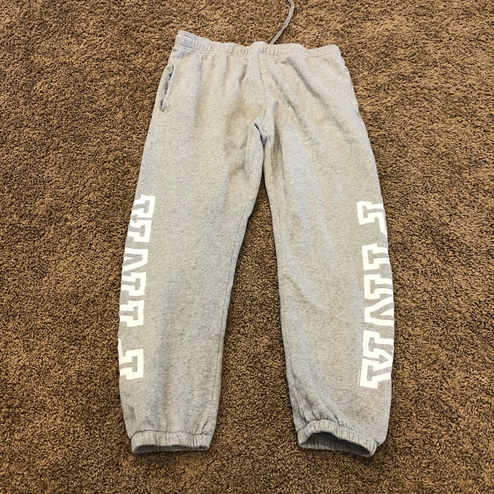 Victoria’s Secret PINK sweatpants. L